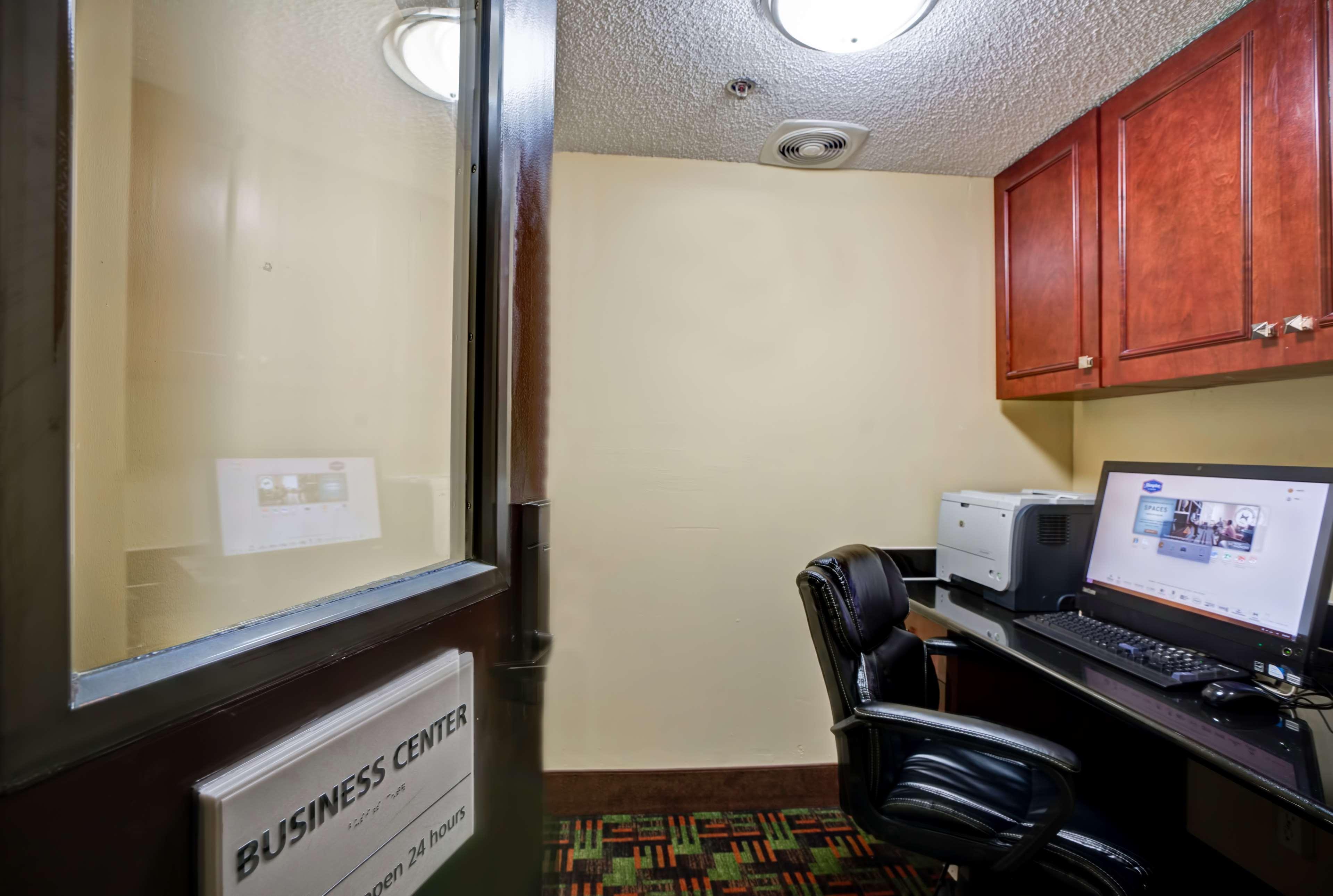 Hampton Inn Birmingham/Mountain Brook Экстерьер фото