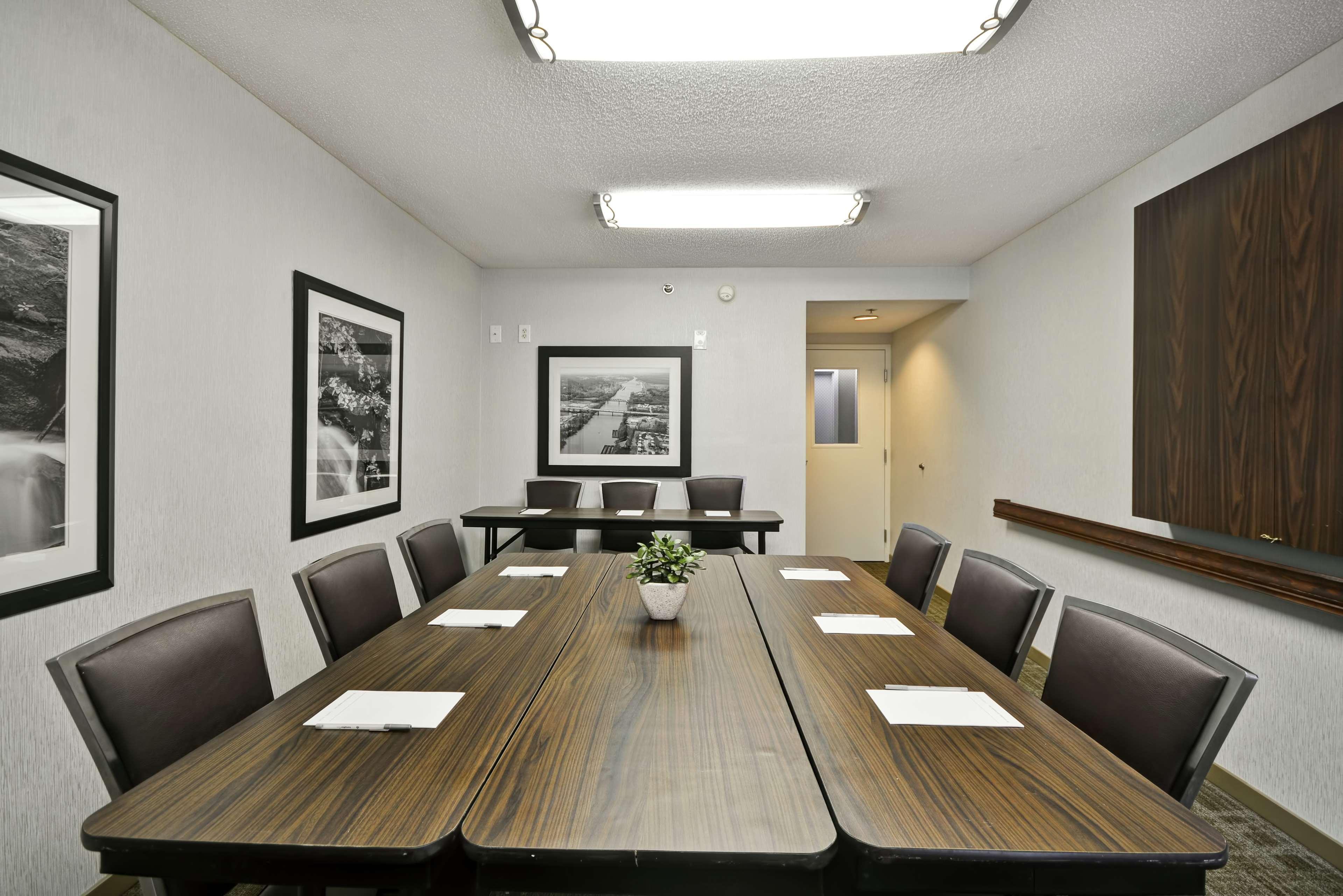 Hampton Inn Birmingham/Mountain Brook Экстерьер фото