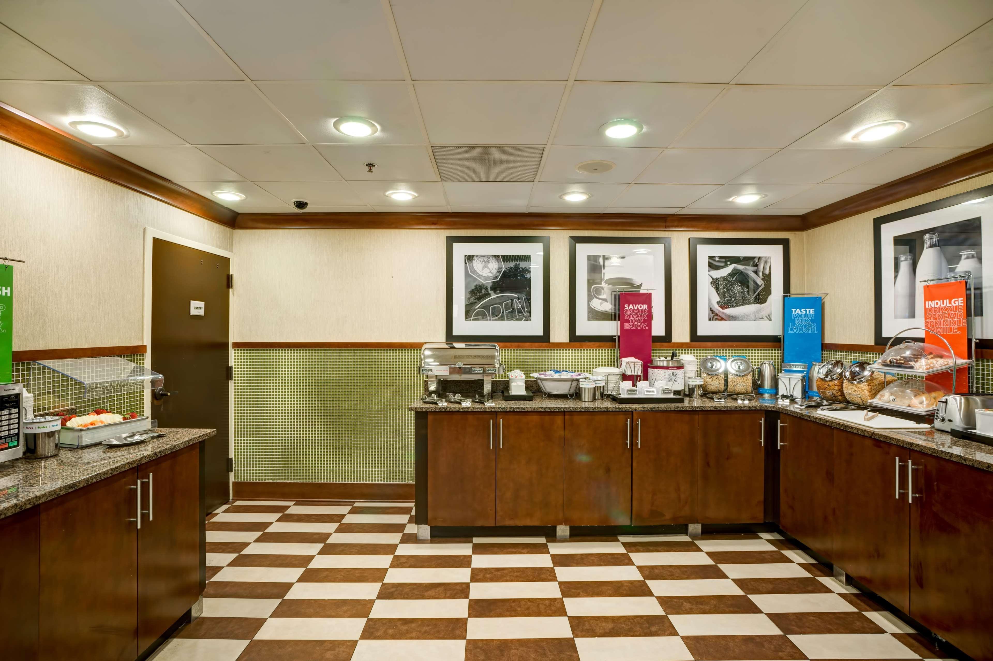 Hampton Inn Birmingham/Mountain Brook Экстерьер фото