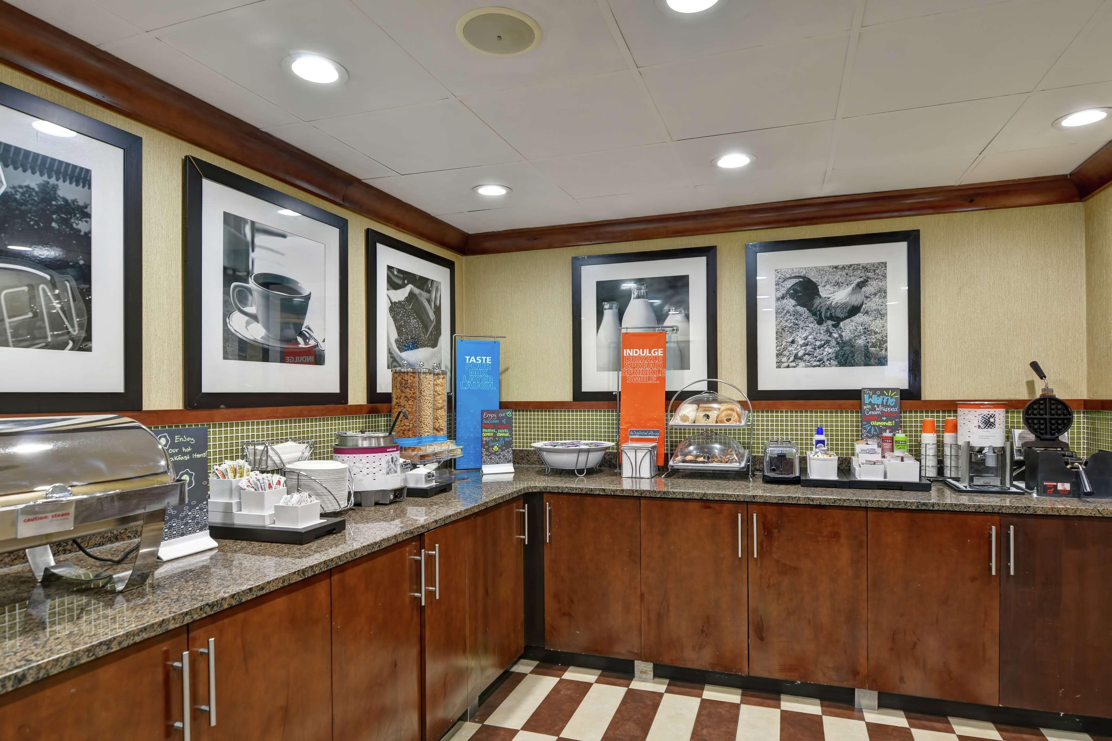 Hampton Inn Birmingham/Mountain Brook Экстерьер фото