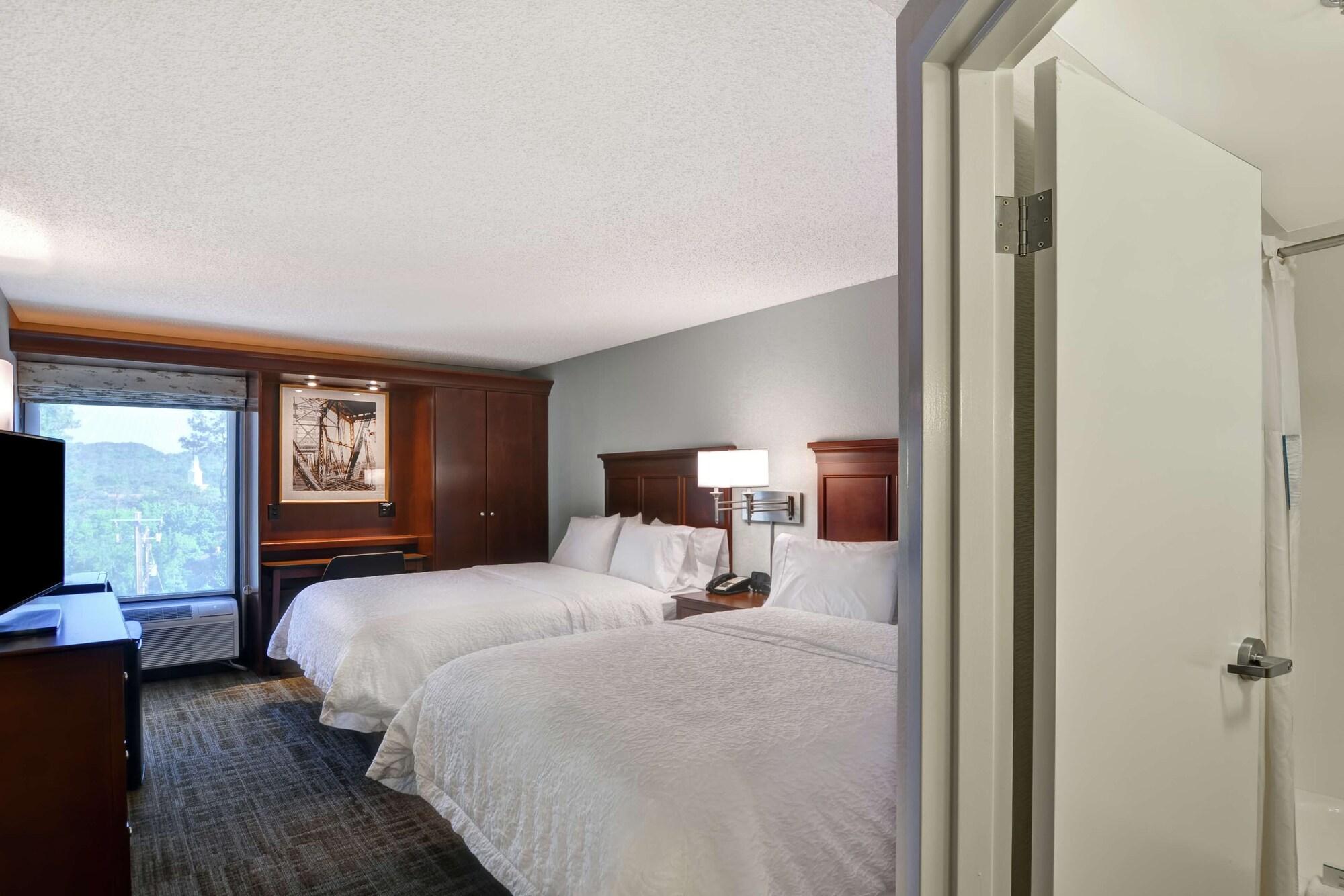 Hampton Inn Birmingham/Mountain Brook Экстерьер фото