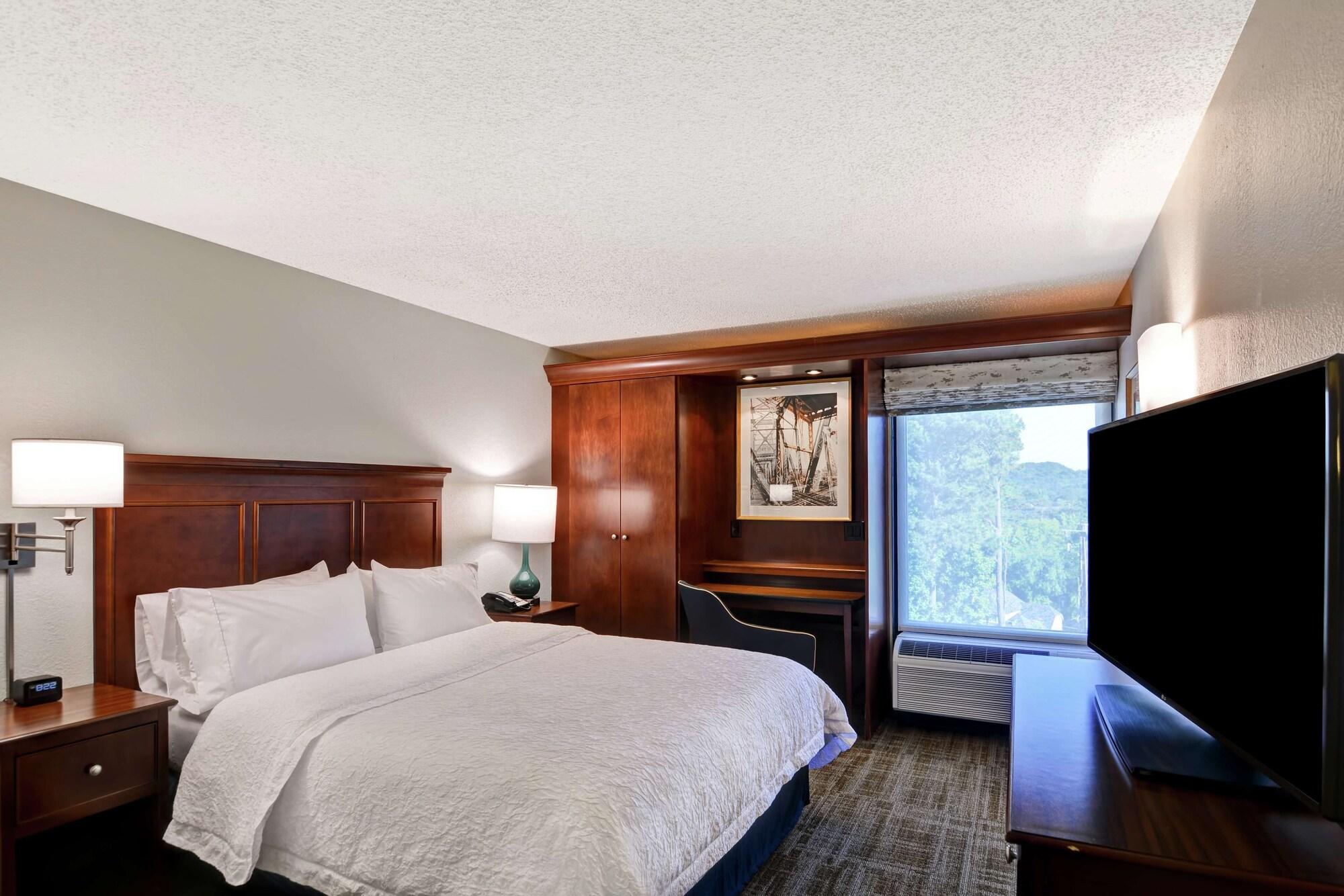 Hampton Inn Birmingham/Mountain Brook Экстерьер фото