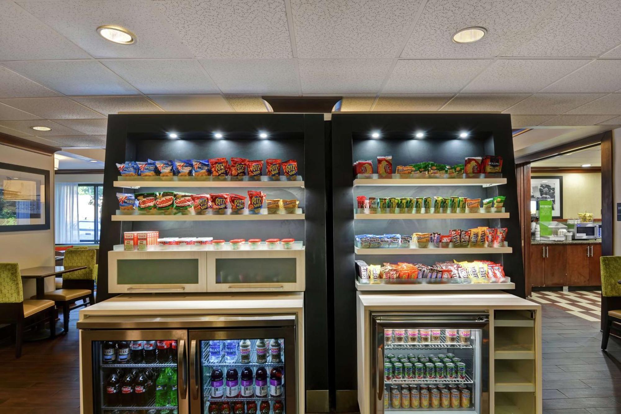 Hampton Inn Birmingham/Mountain Brook Экстерьер фото