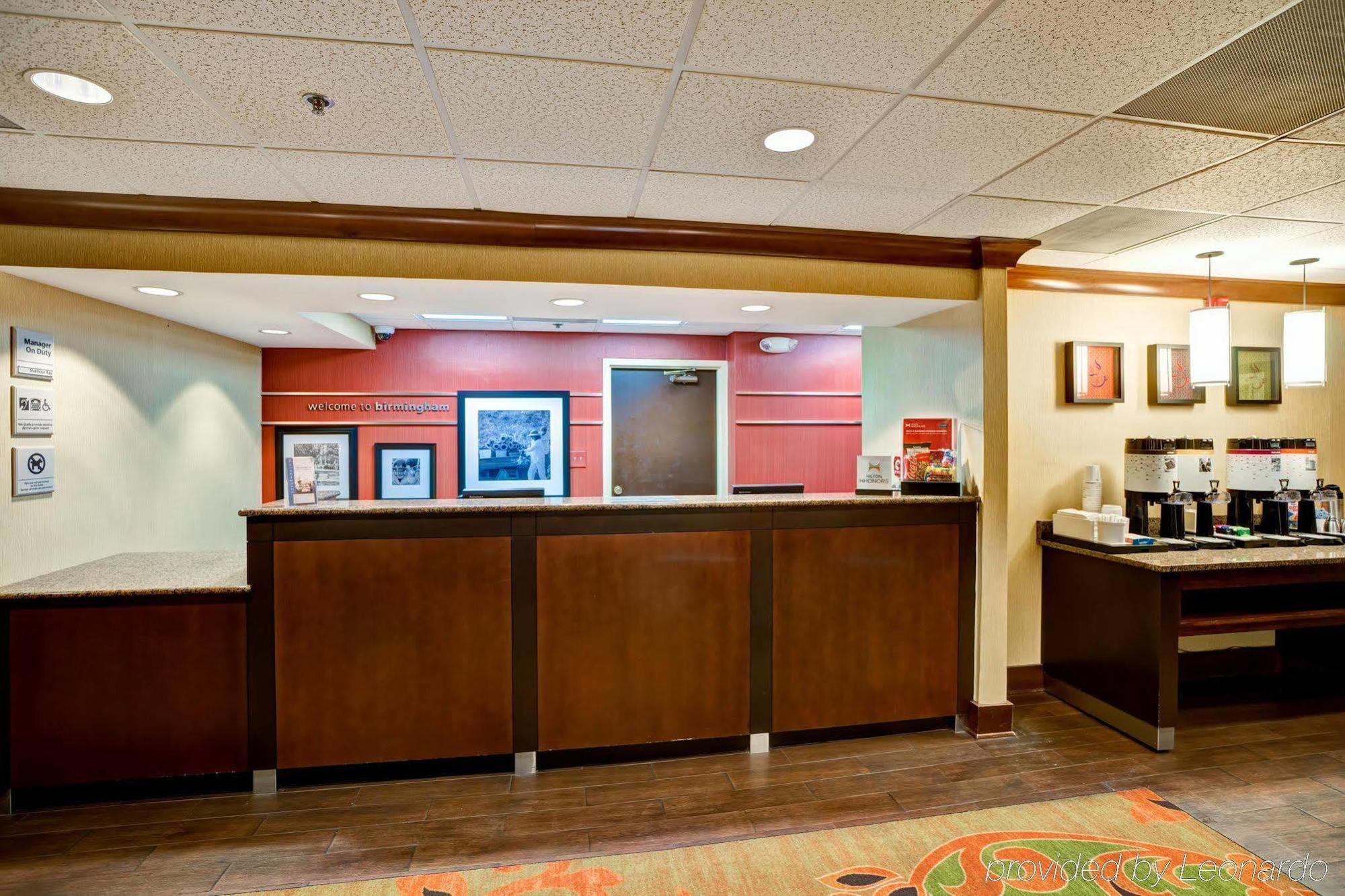 Hampton Inn Birmingham/Mountain Brook Экстерьер фото