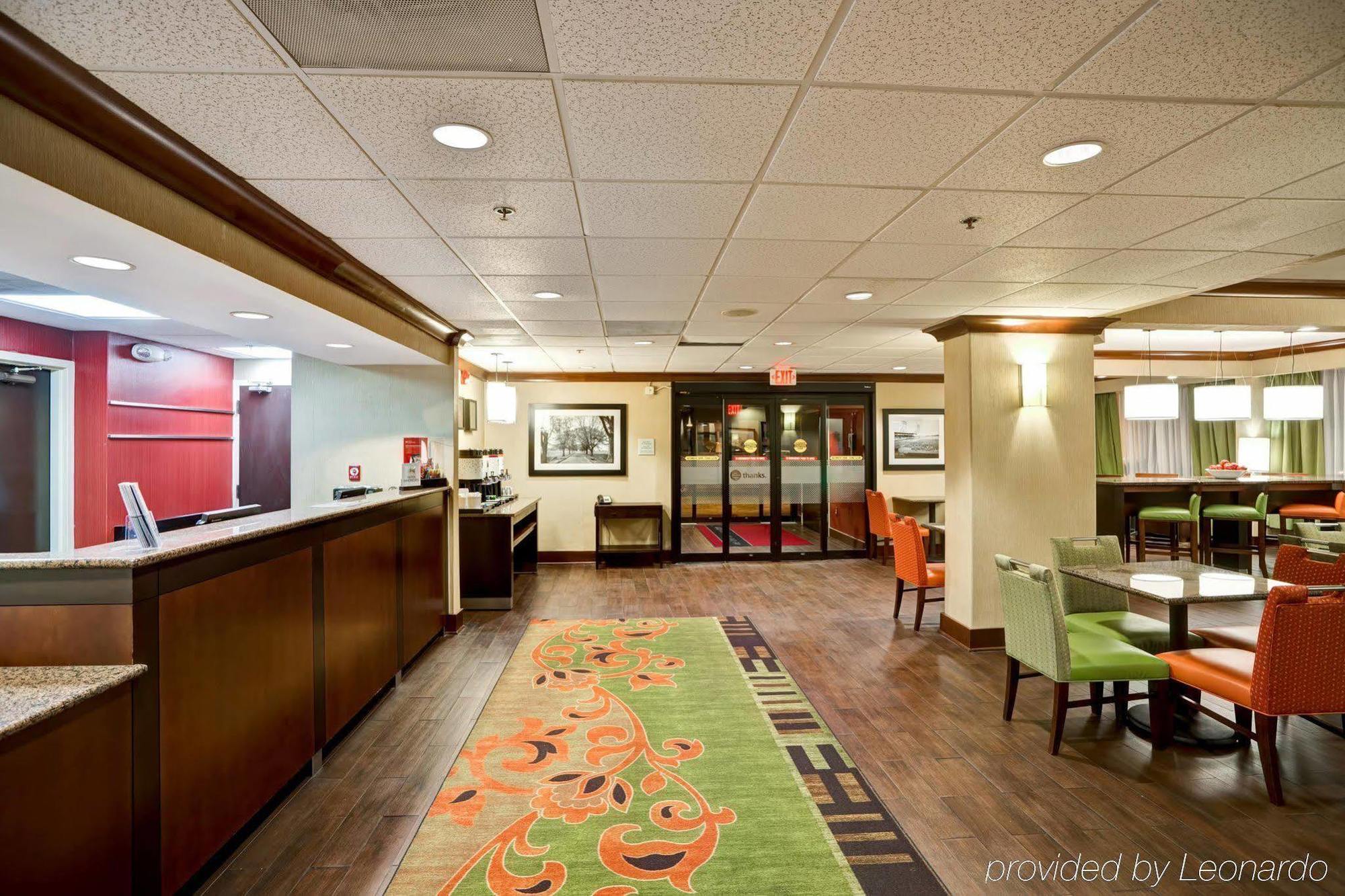 Hampton Inn Birmingham/Mountain Brook Экстерьер фото