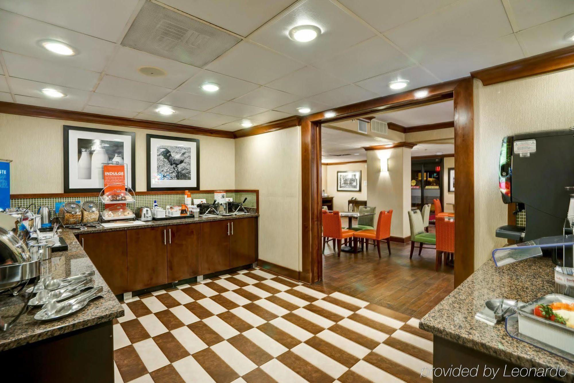 Hampton Inn Birmingham/Mountain Brook Экстерьер фото
