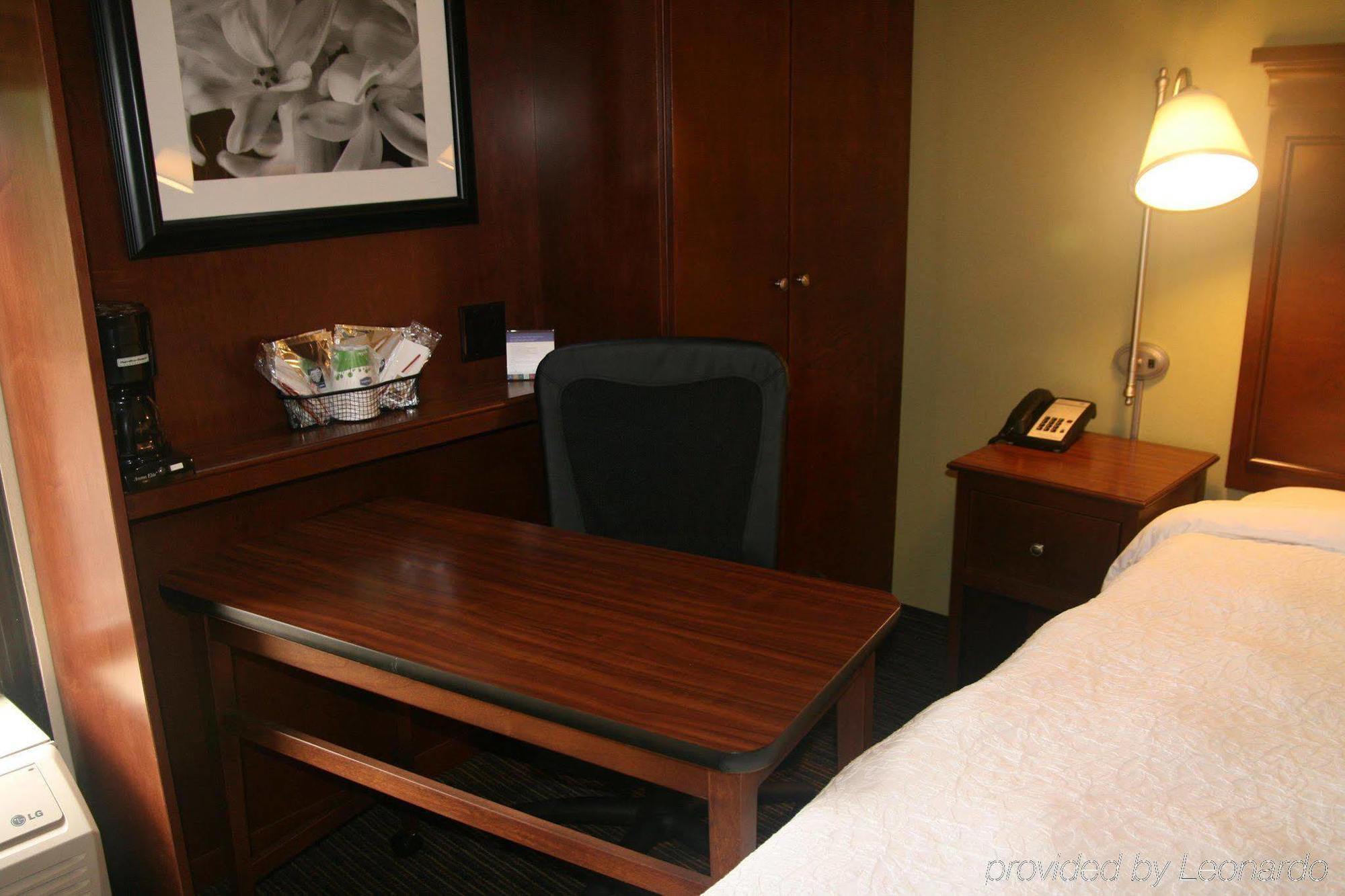 Hampton Inn Birmingham/Mountain Brook Номер фото