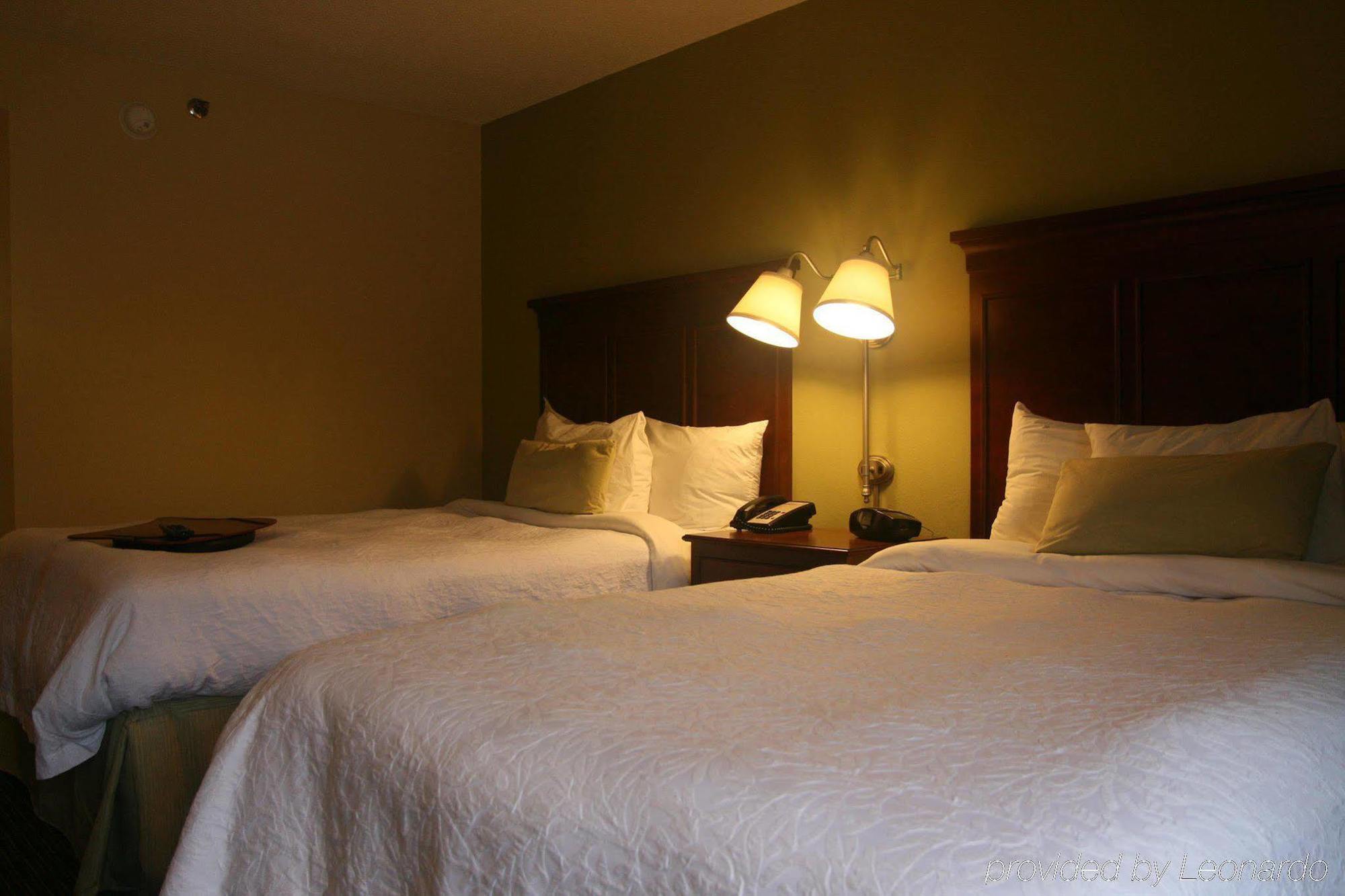 Hampton Inn Birmingham/Mountain Brook Номер фото