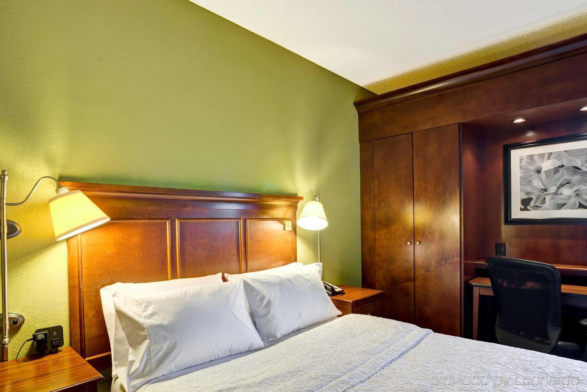 Hampton Inn Birmingham/Mountain Brook Экстерьер фото
