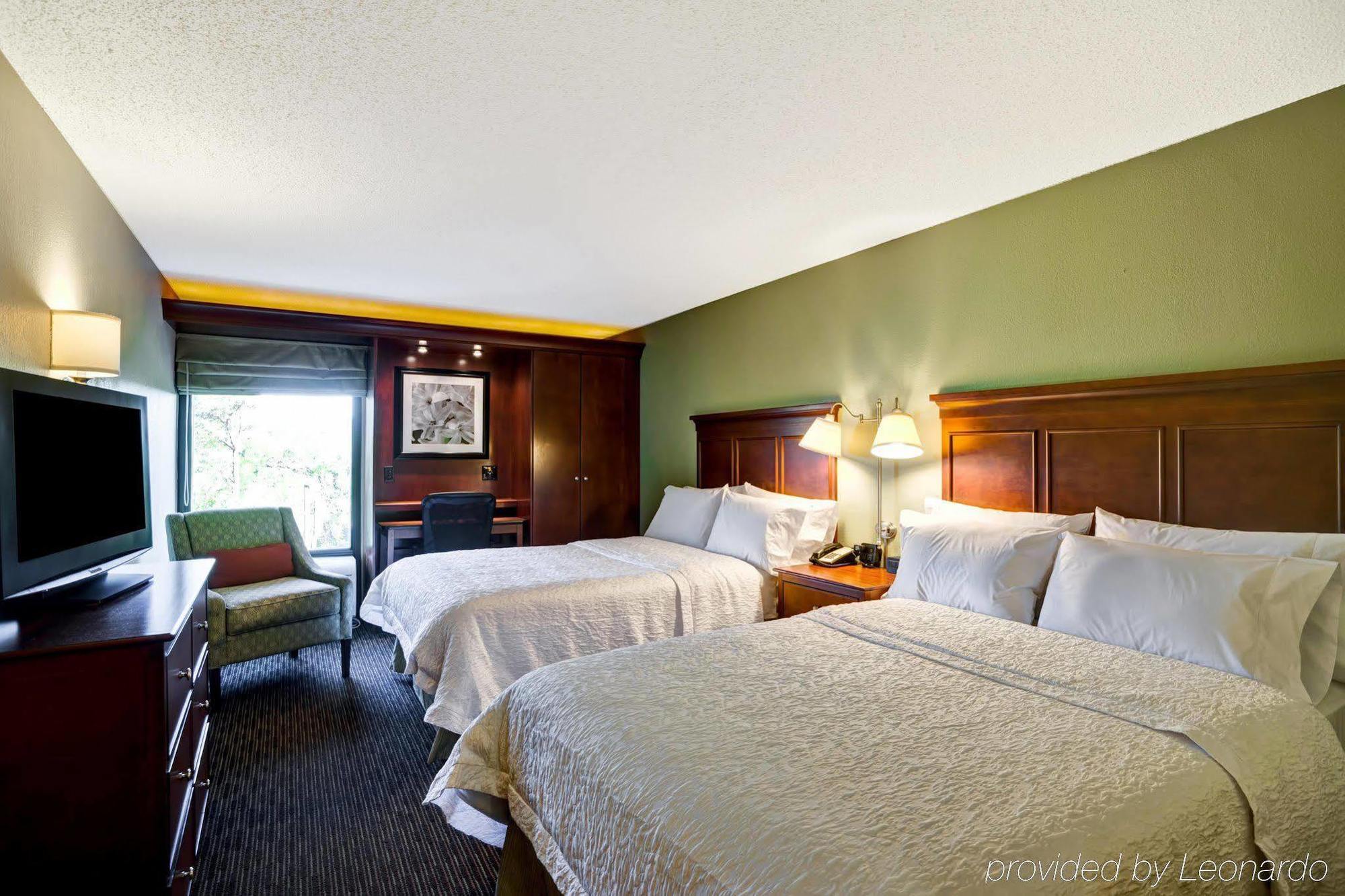 Hampton Inn Birmingham/Mountain Brook Экстерьер фото