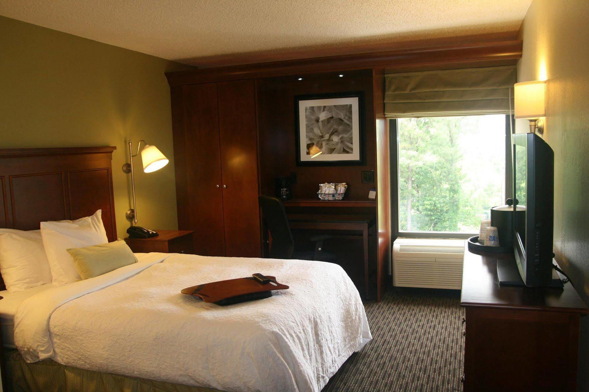Hampton Inn Birmingham/Mountain Brook Номер фото